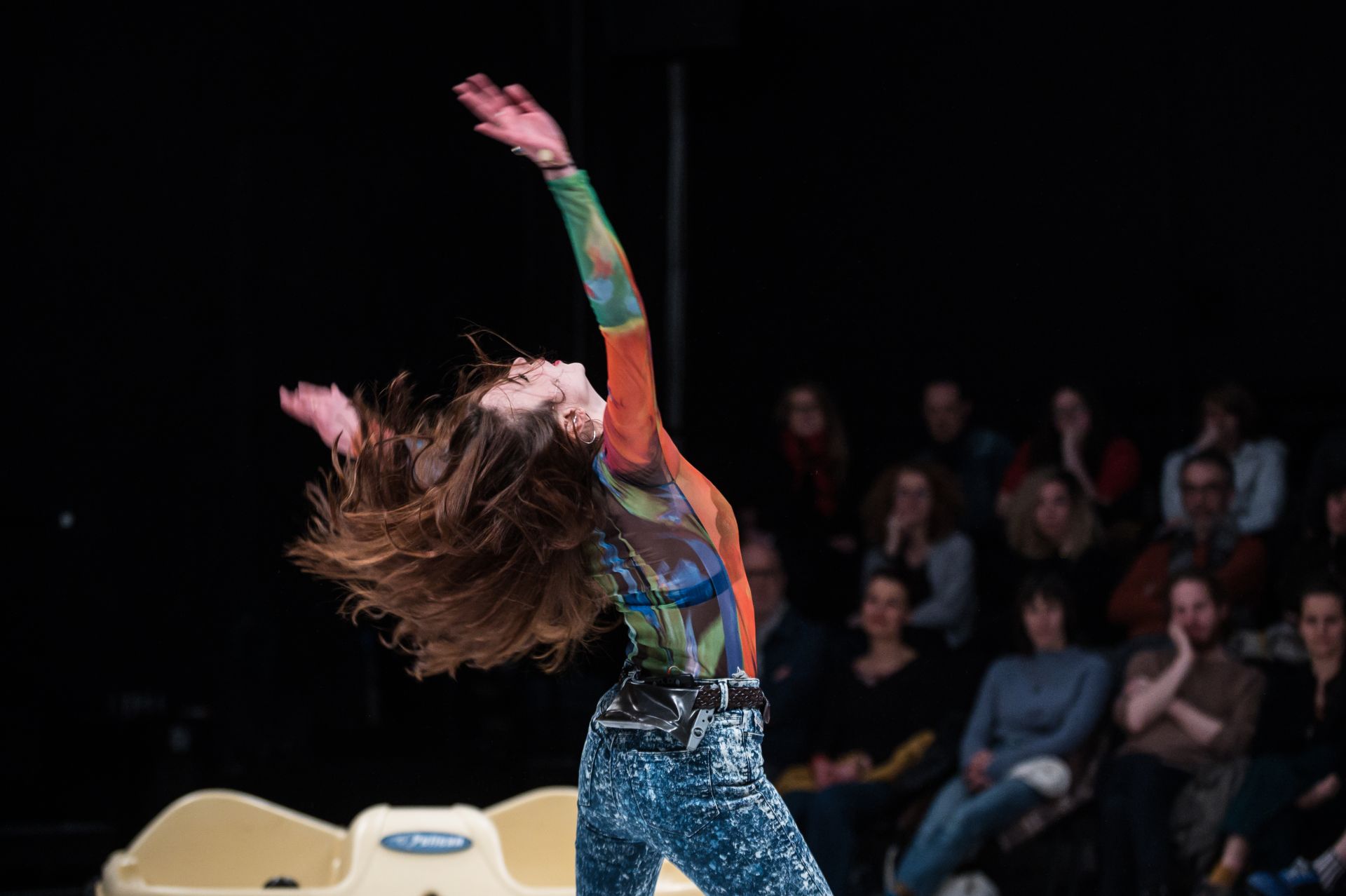 AHOUVI (Yuval Rozman) le 03 mars 2023 au Phénix Valenciennes pendant le festival Cabaret de Curiosités.
Ecriture et mise en scène: Yuval Rozman,
avec : Stéphanie Aflalo, Roxanne Roux, Gaël Sall, Yova en alternance avec Epops (le chien).
Photographie : FREDERIC IOVINO