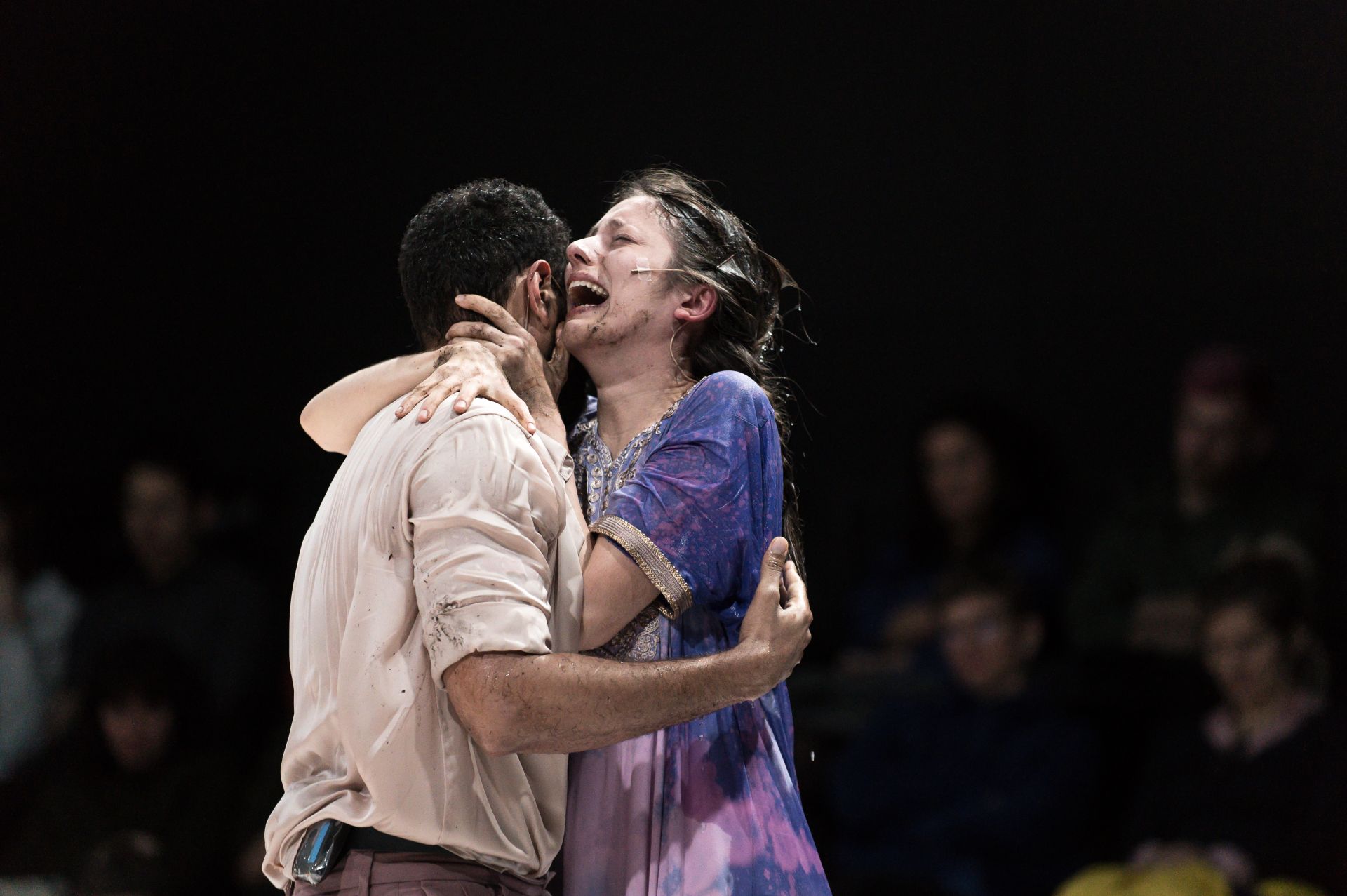 AHOUVI (Yuval Rozman) le 03 mars 2023 au Phénix Valenciennes pendant le festival Cabaret de Curiosités.
Ecriture et mise en scène: Yuval Rozman,
avec : Stéphanie Aflalo, Roxanne Roux, Gaël Sall, Yova en alternance avec Epops (le chien).
Photographie : FREDERIC IOVINO